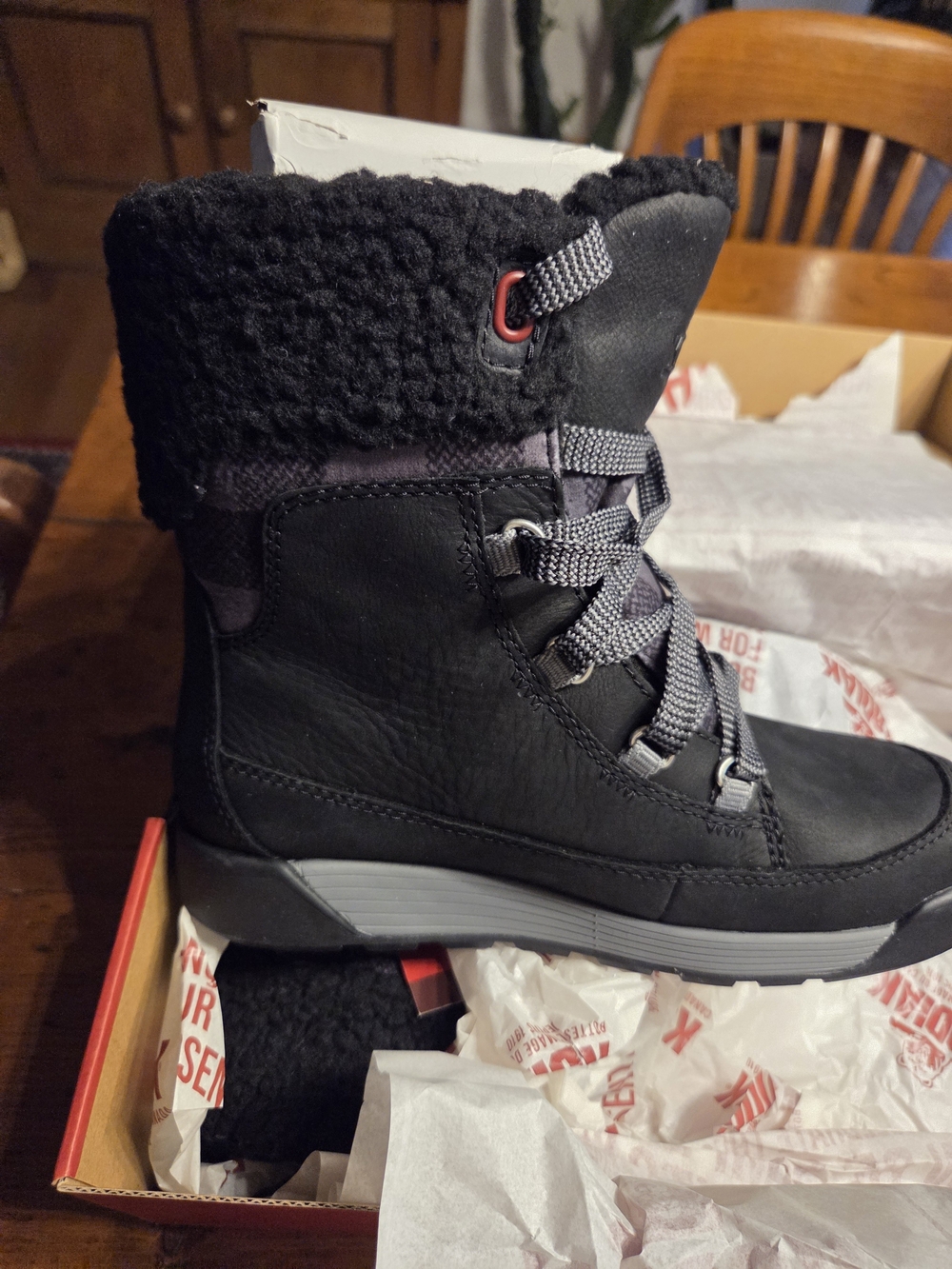Kodiak Rosseau Black Waterproof Women's Winter Boot with Shearling Cuff, US 6